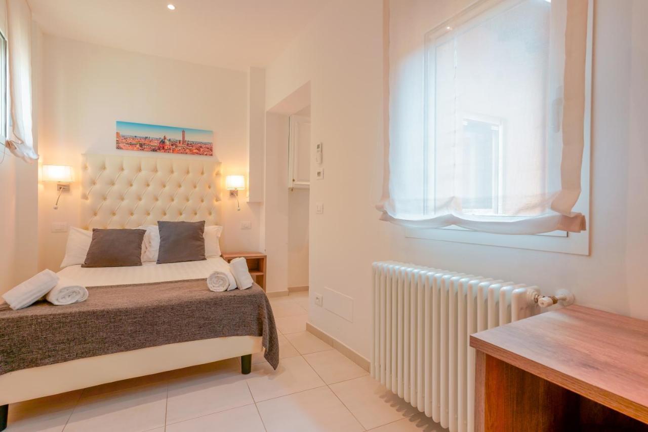 Attico Di Via D'Azeglio Bed & Breakfast Bologna Ngoại thất bức ảnh