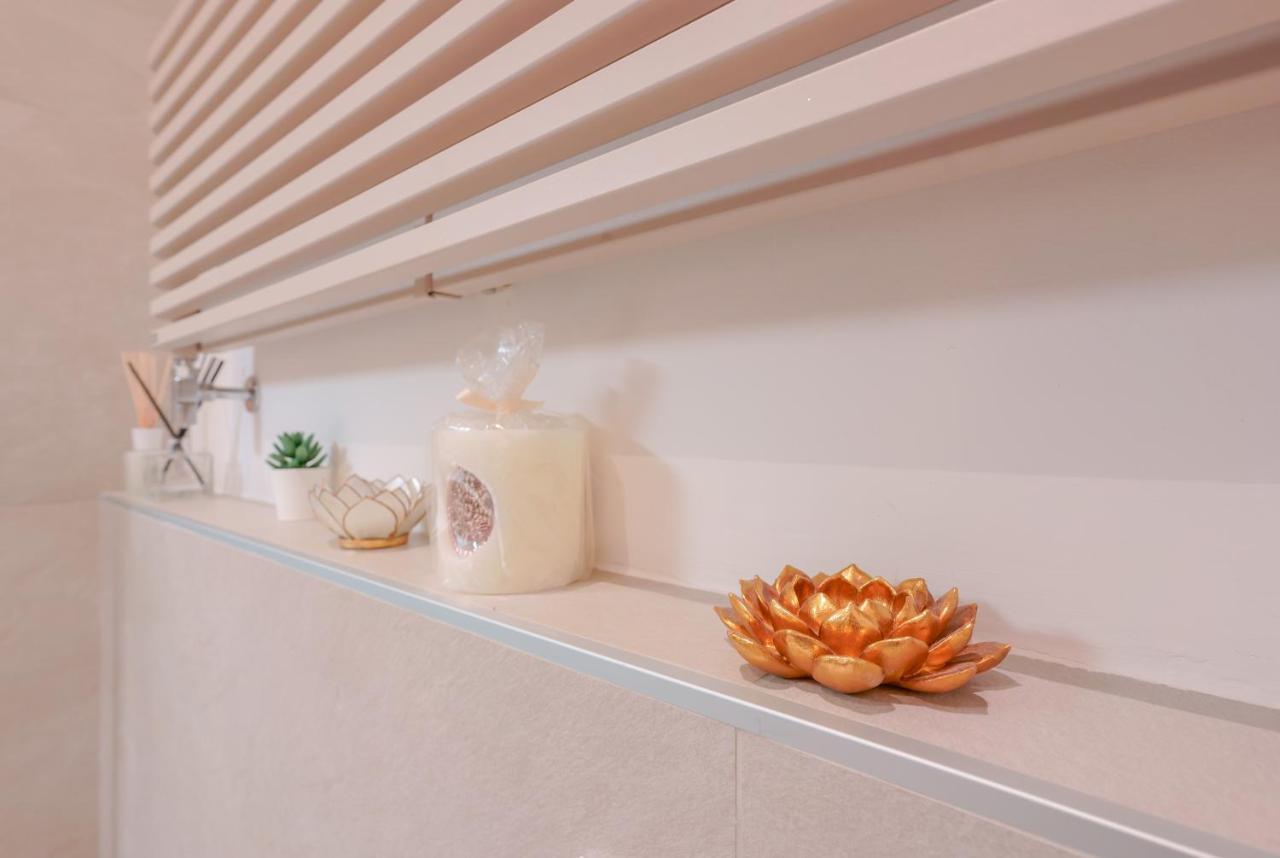 Attico Di Via D'Azeglio Bed & Breakfast Bologna Ngoại thất bức ảnh